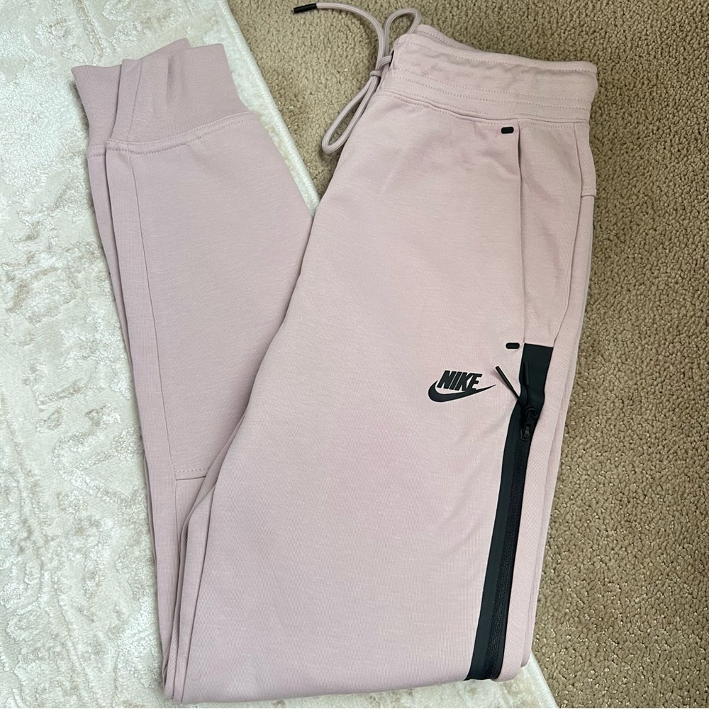 Nike Women's Pink Jogger Pants
